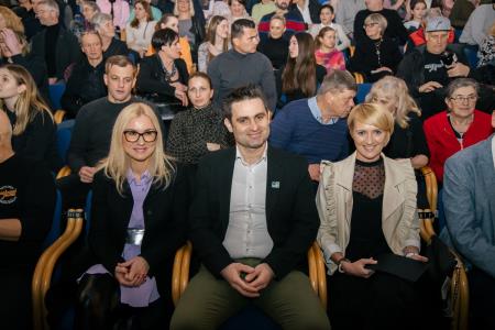 Naj športniki Kamnika za leto 2023 Lovro Planko in Maruša Mišmaš Zrimšek ter ekipa odbojkaric Calcit Volleya (6)